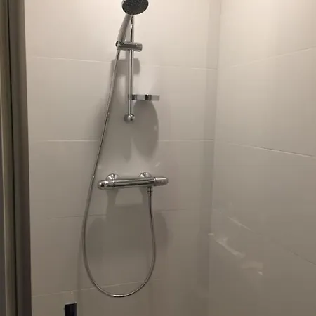 Poire Et Table 2 Marana